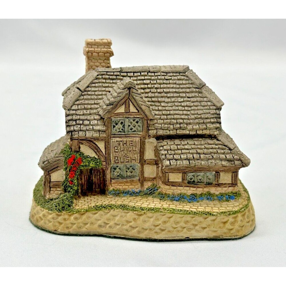 VINTAGE David Winter Cottages- The Bull & Bush- December British Traditions 1989